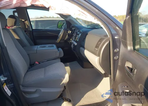 2010 Toyota Tundra Grade 4.6L V8 z USA, uszkodzony, nr VIN 5TFUM5F15AX009238